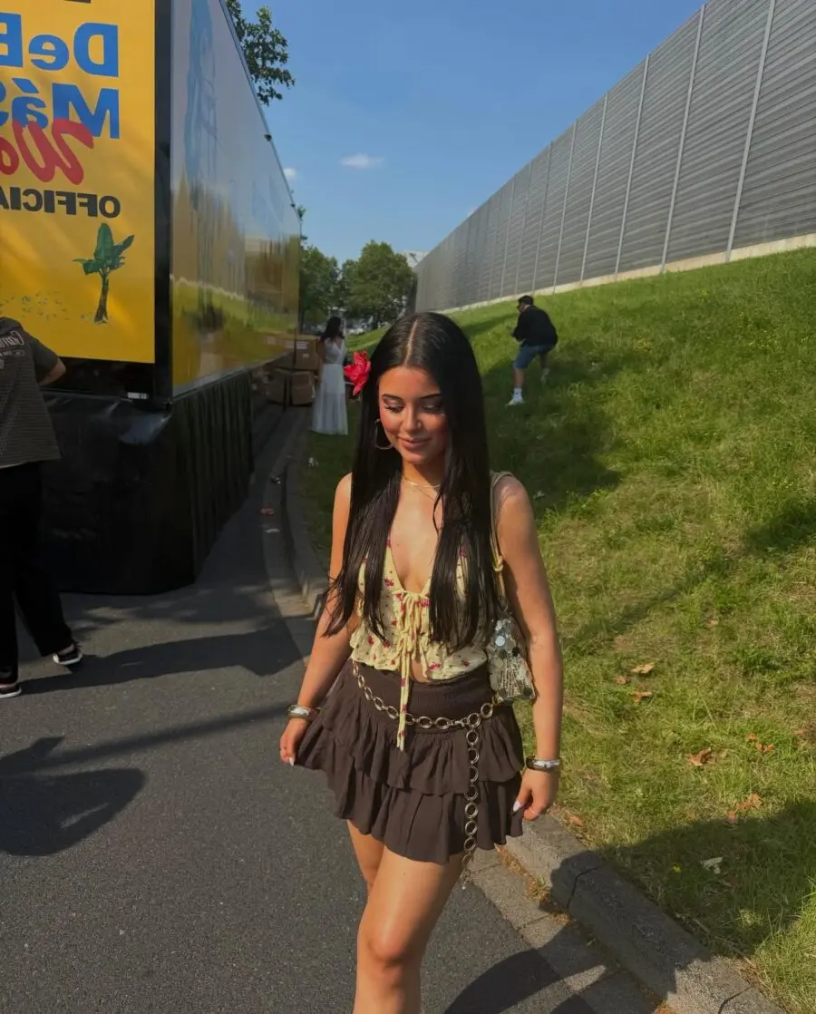 Chic and Festive Concert Outfit Inspiration