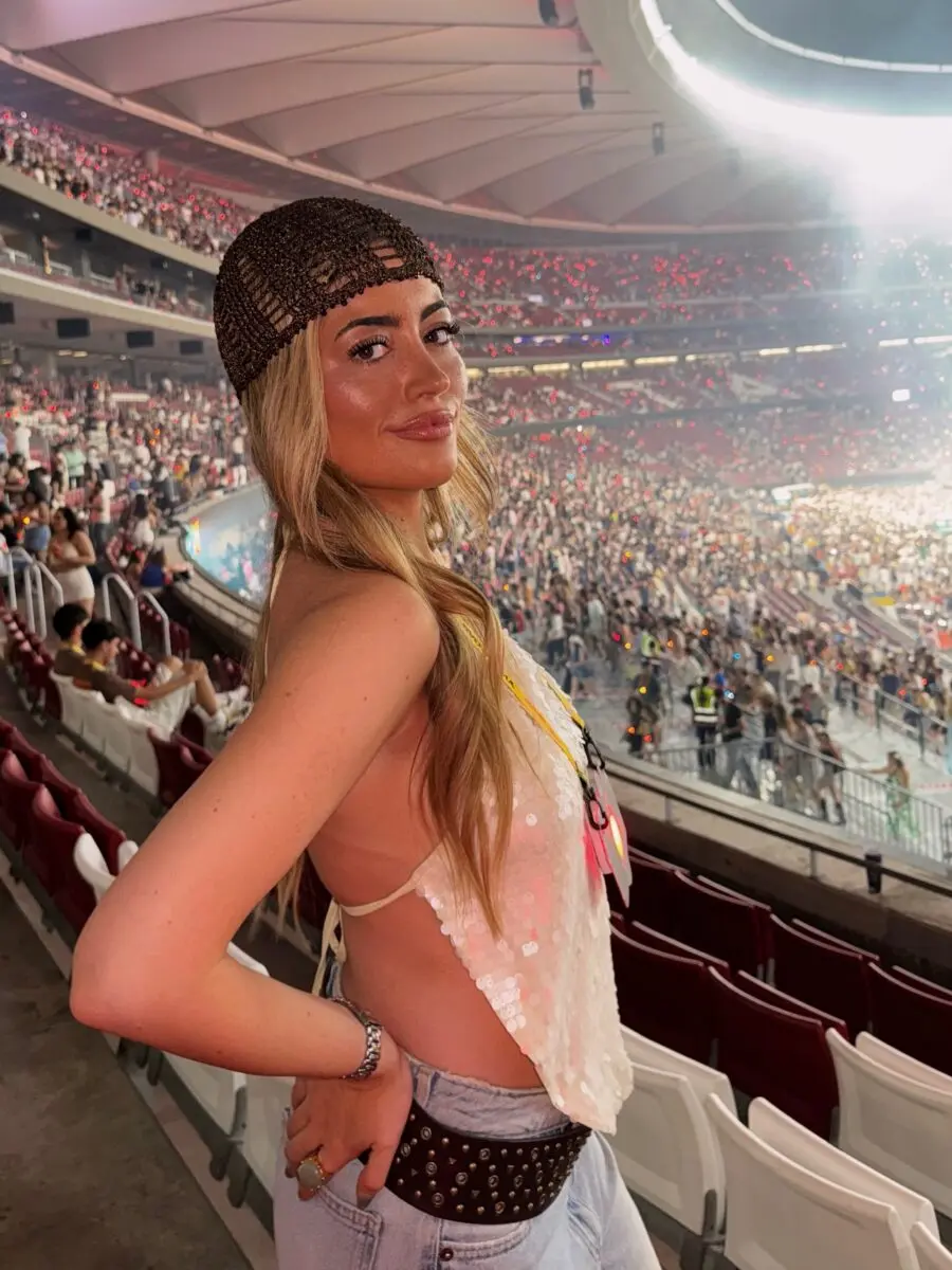 Trendy Sequin Look for Concert Vibes