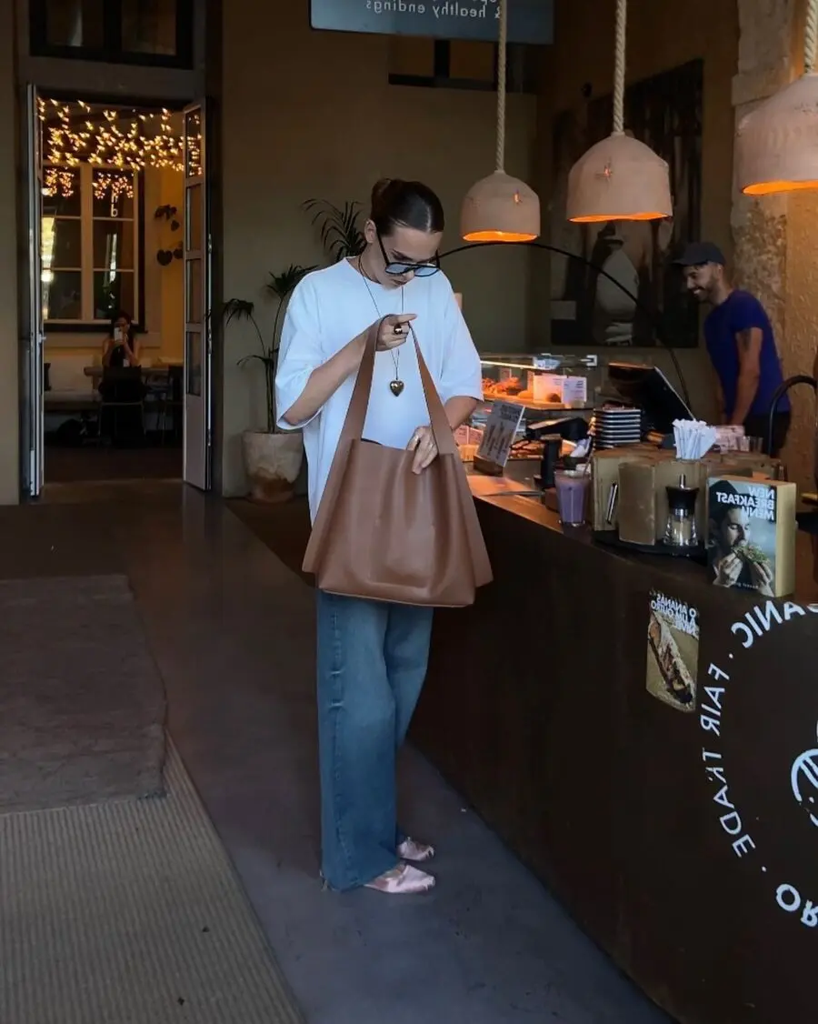 Chic Comfort: Ballet Flats with Casual Attire