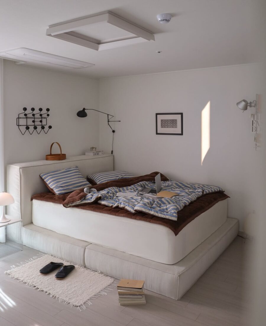 Cozy and Minimalist Bedroom Design