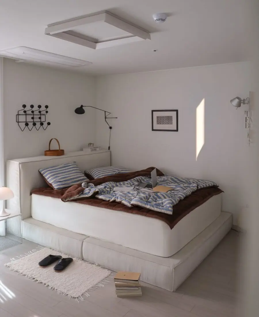 Cozy and Minimalist Bedroom Design