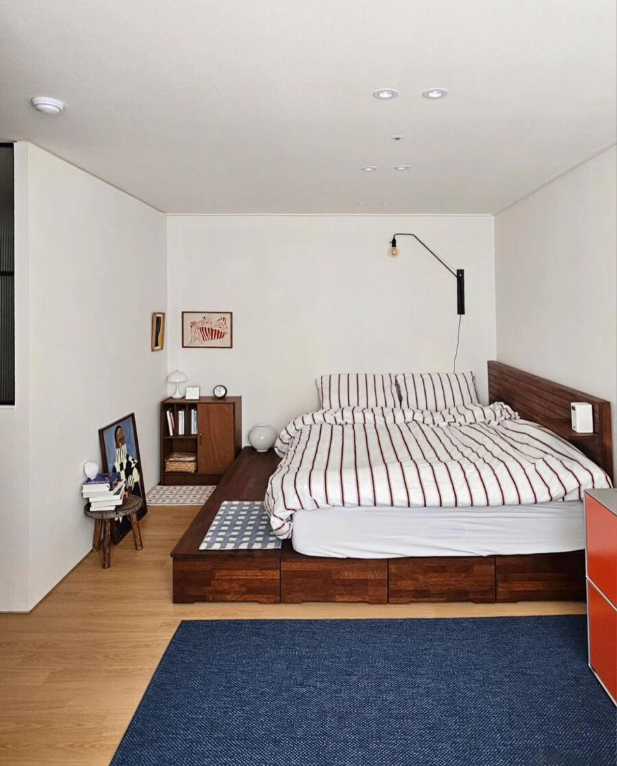 Minimalist Bedroom Design with Cozy Vibes