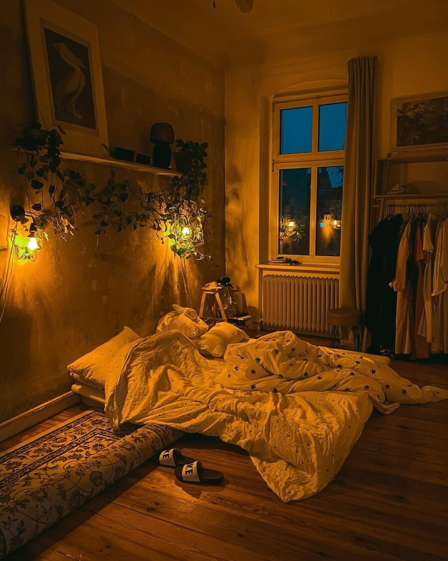 Cozy Night Vibes in Bedroom Decor