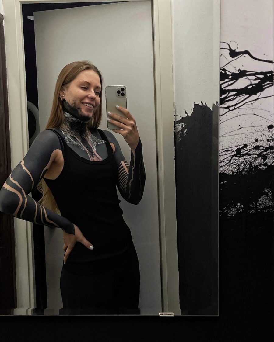Stylish Black Sleeve Tattoo for a Unique Look