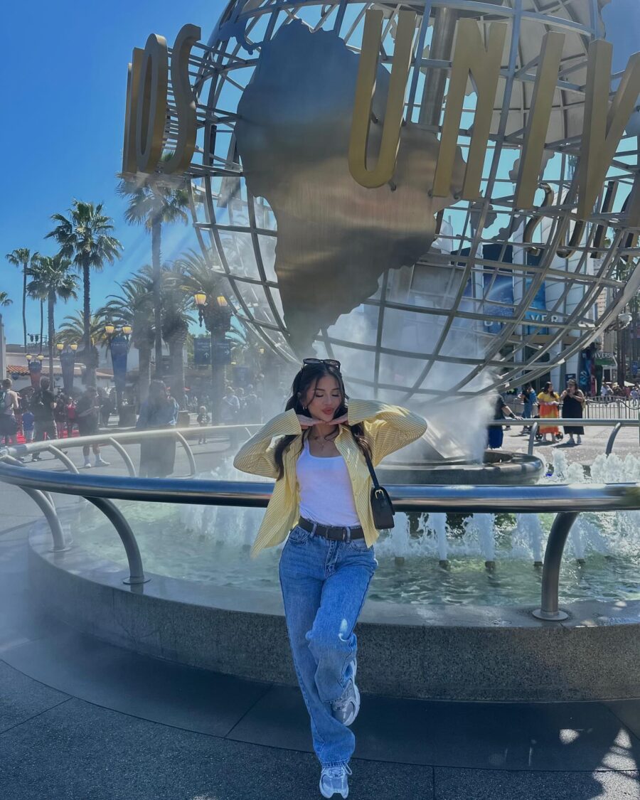 Effortless spring vibe at Universal Studios