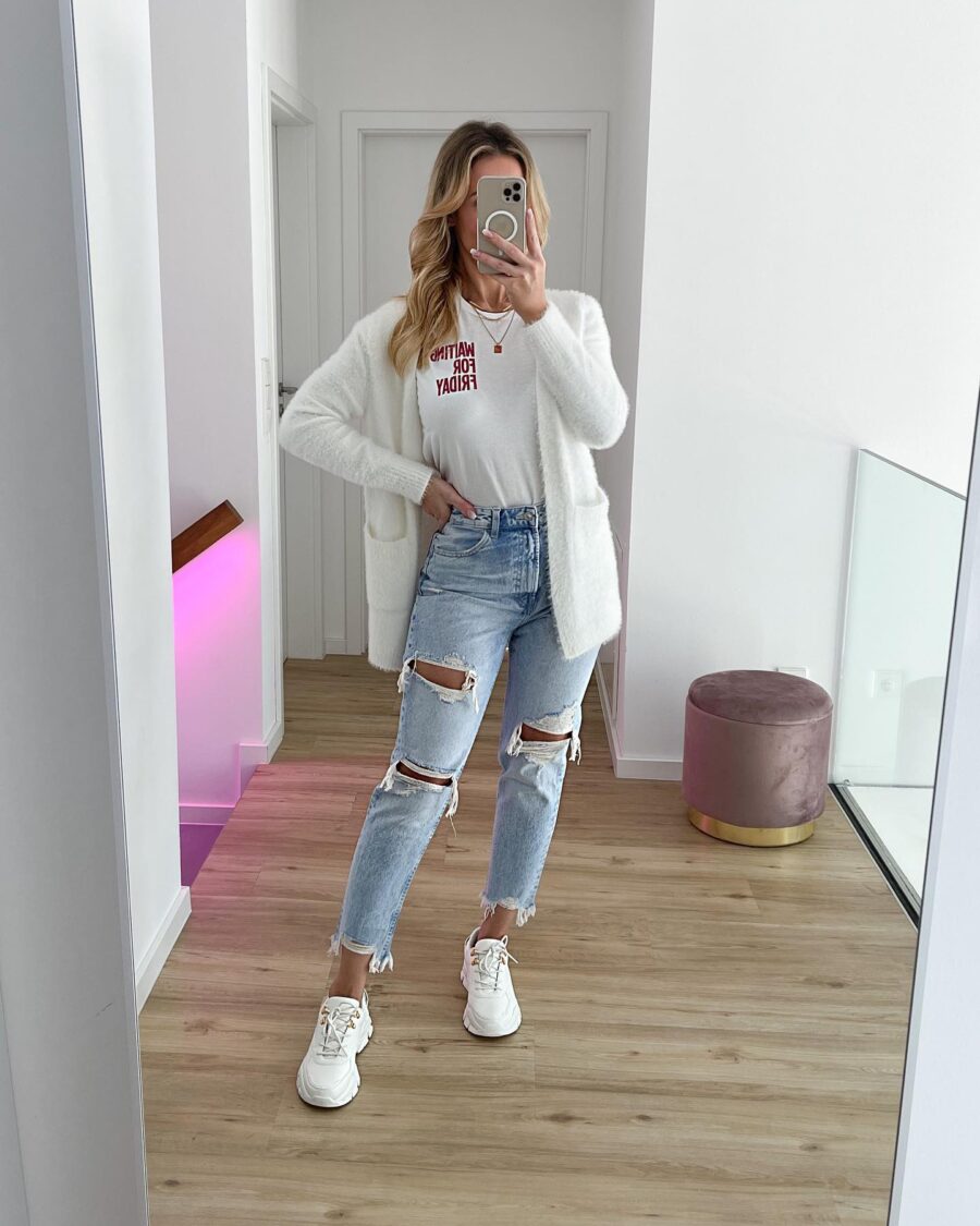 Effortless casual style with white sneakers