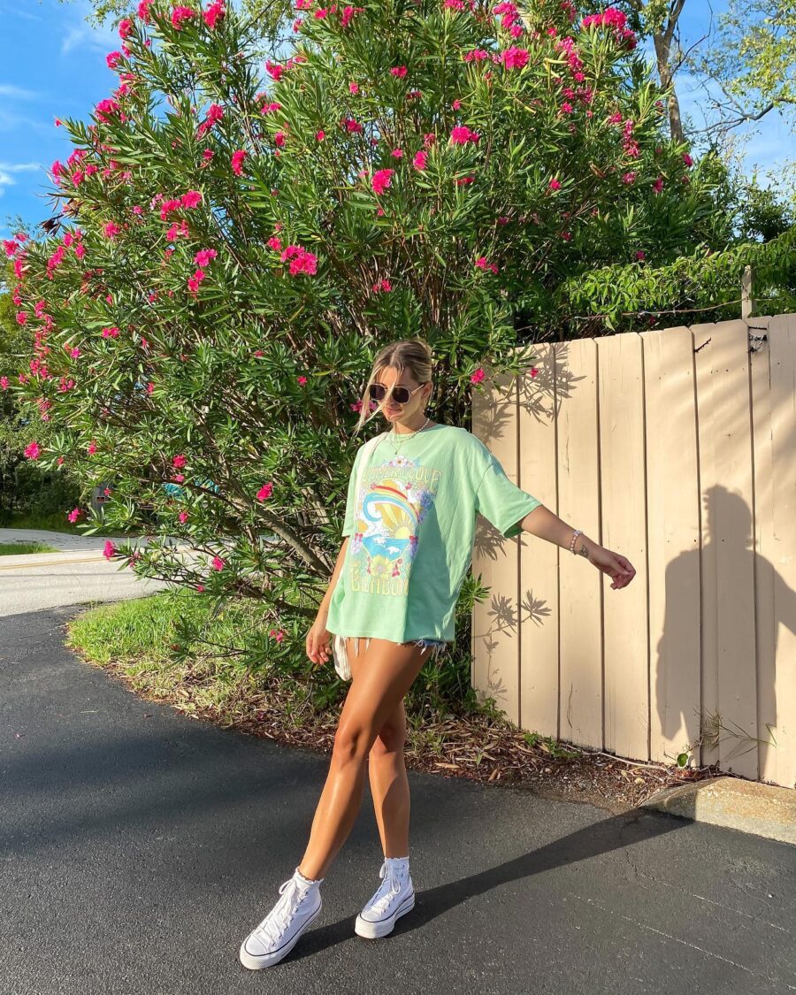 Effortless summer look with Converse sneakers