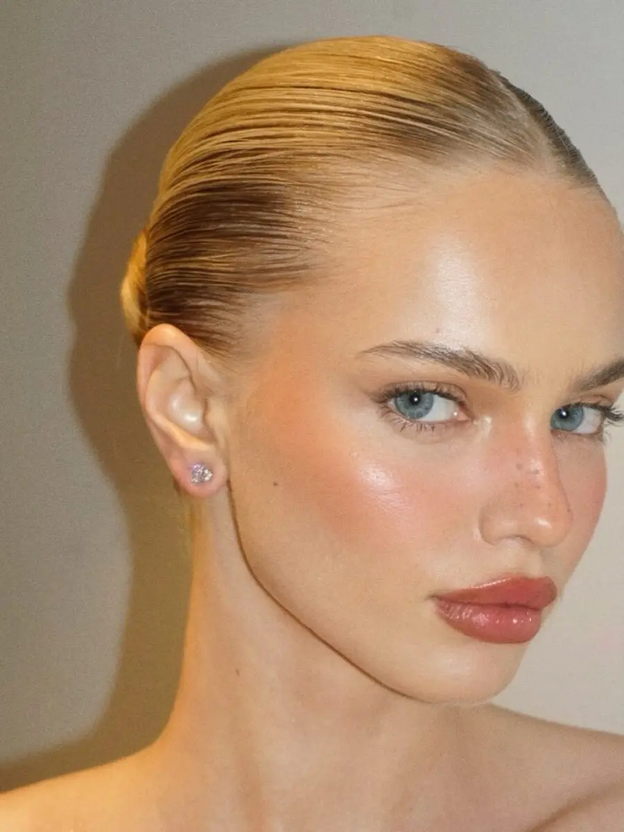 Effortless glow with clean girl makeup style.