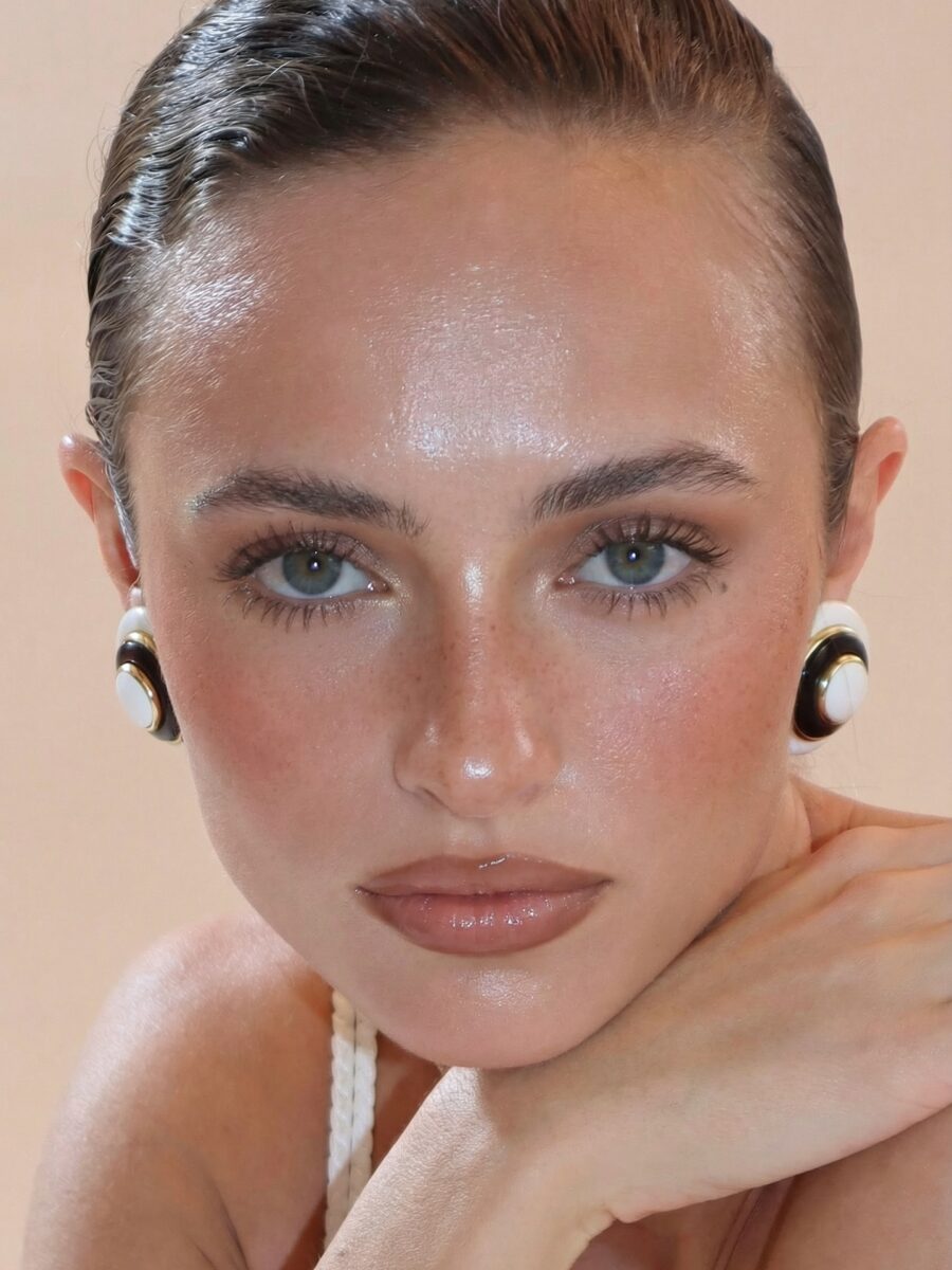 Effortlessly radiant clean girl makeup look