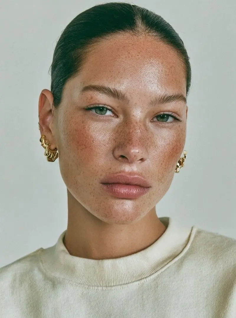Effortlessly Radiant Clean Girl Makeup Style