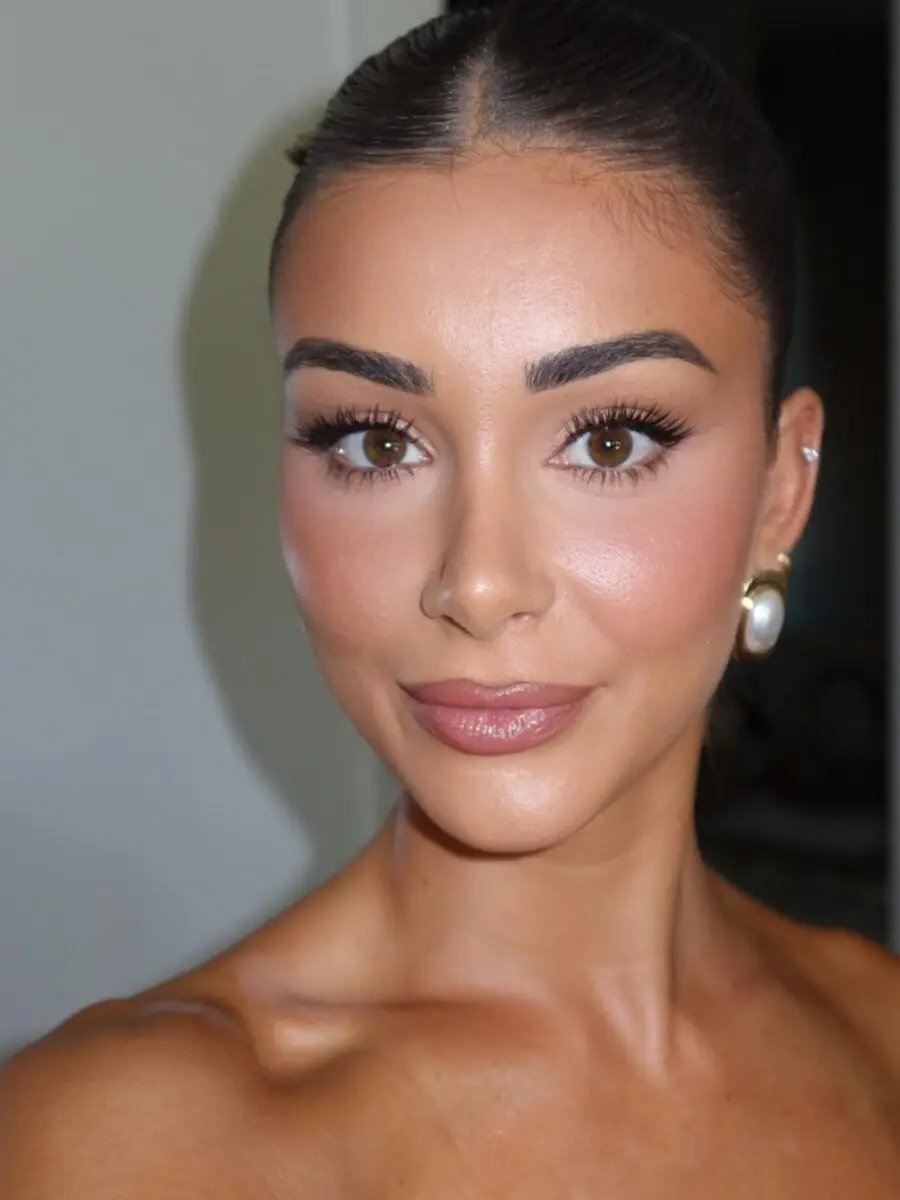 Effortlessly radiant clean girl makeup style