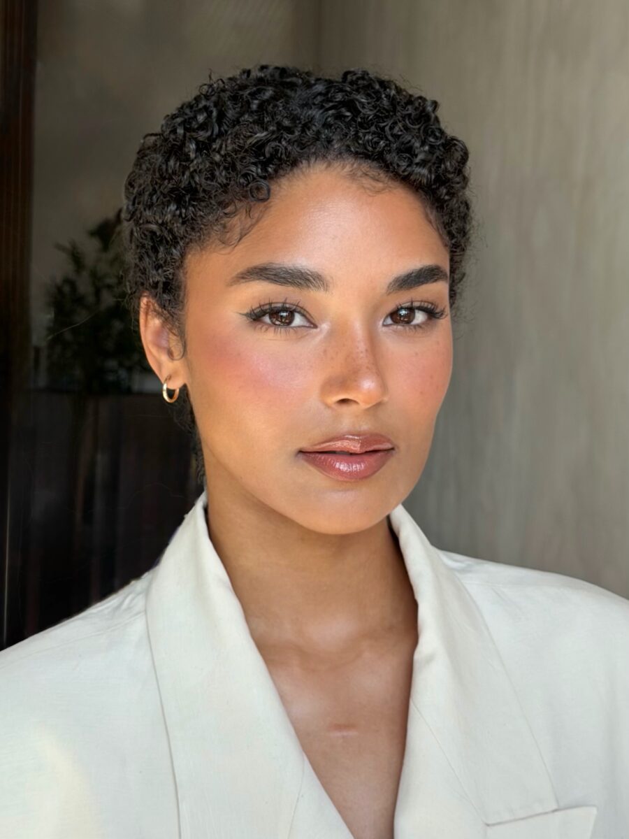 Effortlessly chic clean girl makeup look