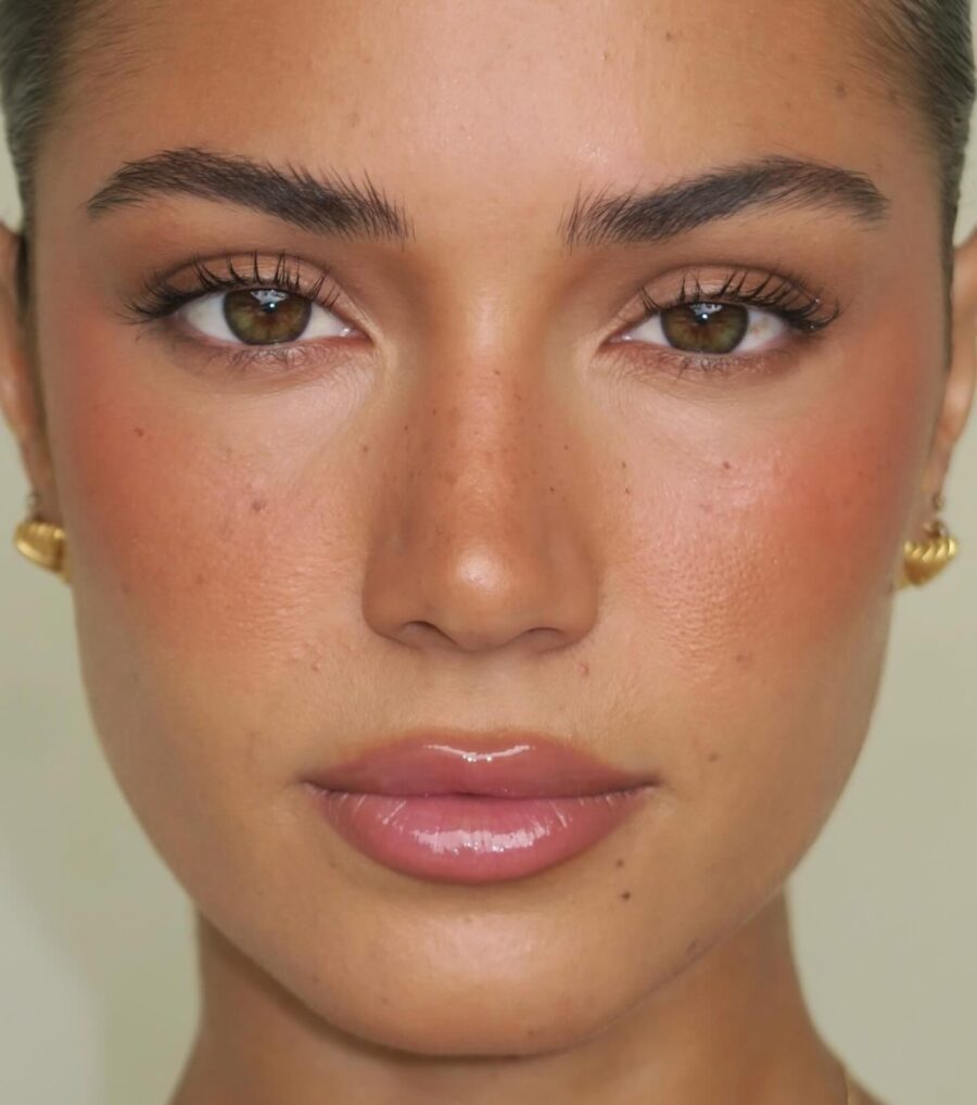 Natural glow with a fresh and effortless vibe