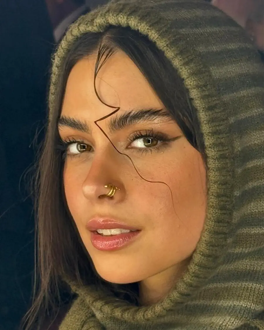 Effortlessly chic clean girl makeup look