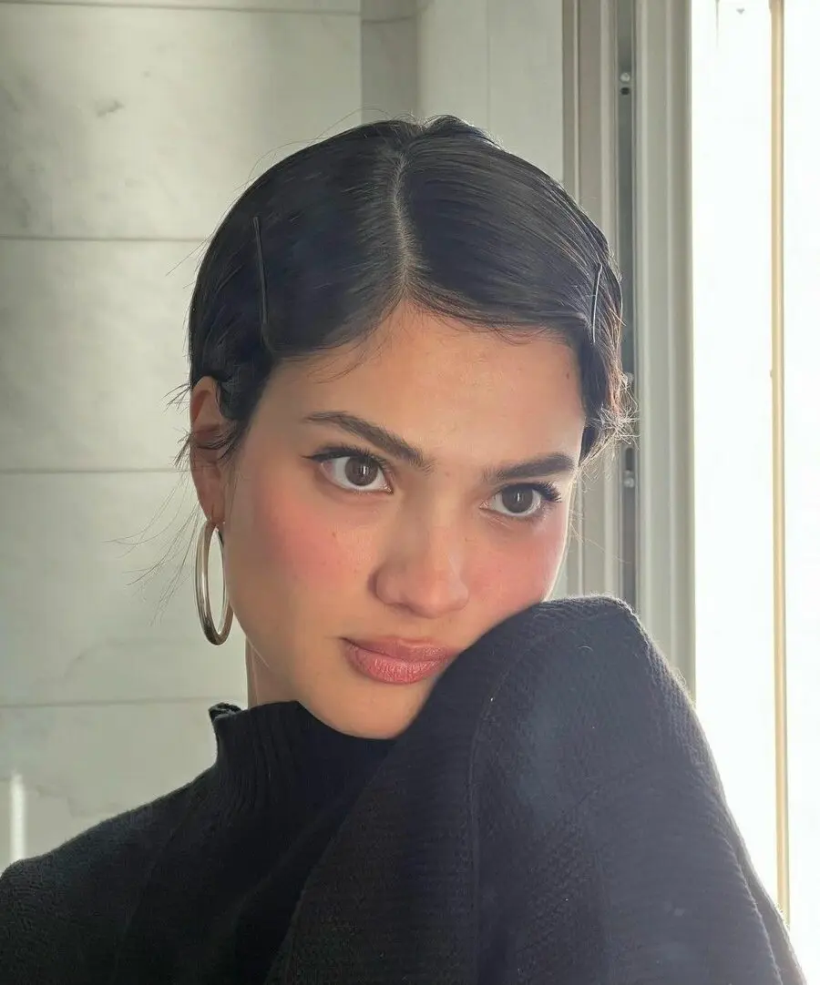Effortlessly radiant clean girl makeup look.
