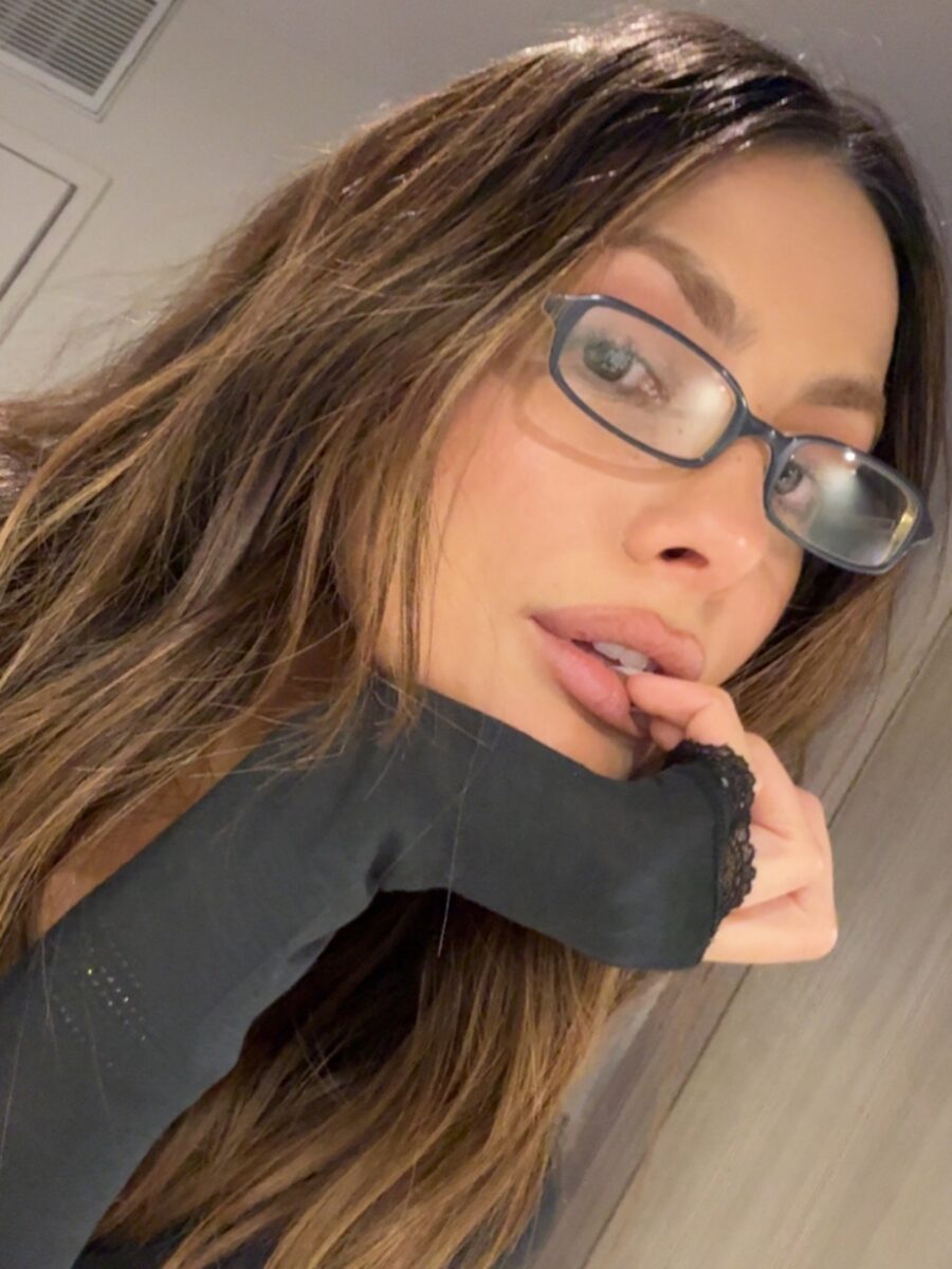 Effortless chic clean girl makeup vibe