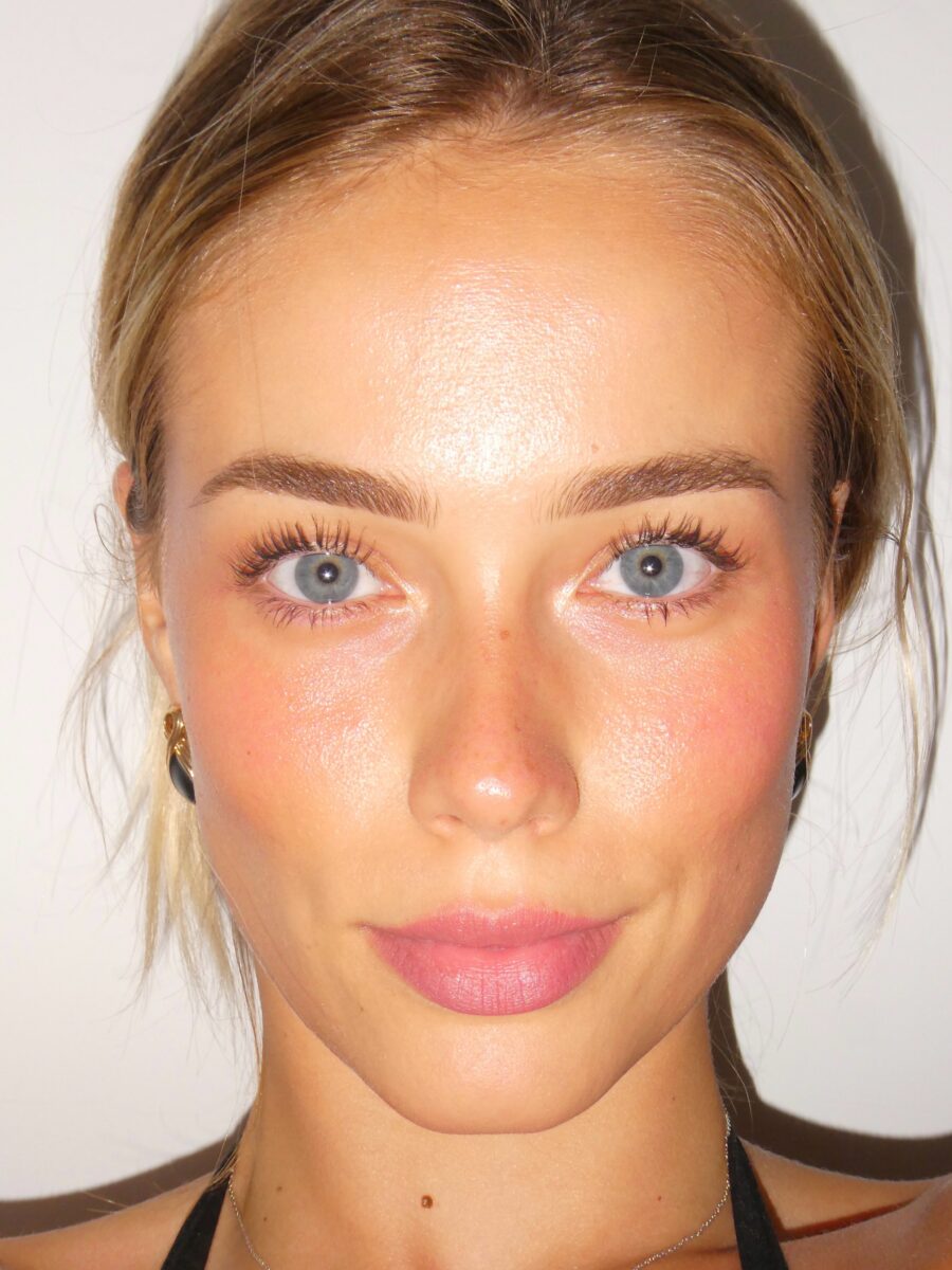 Effortless beauty with glowing, natural makeup