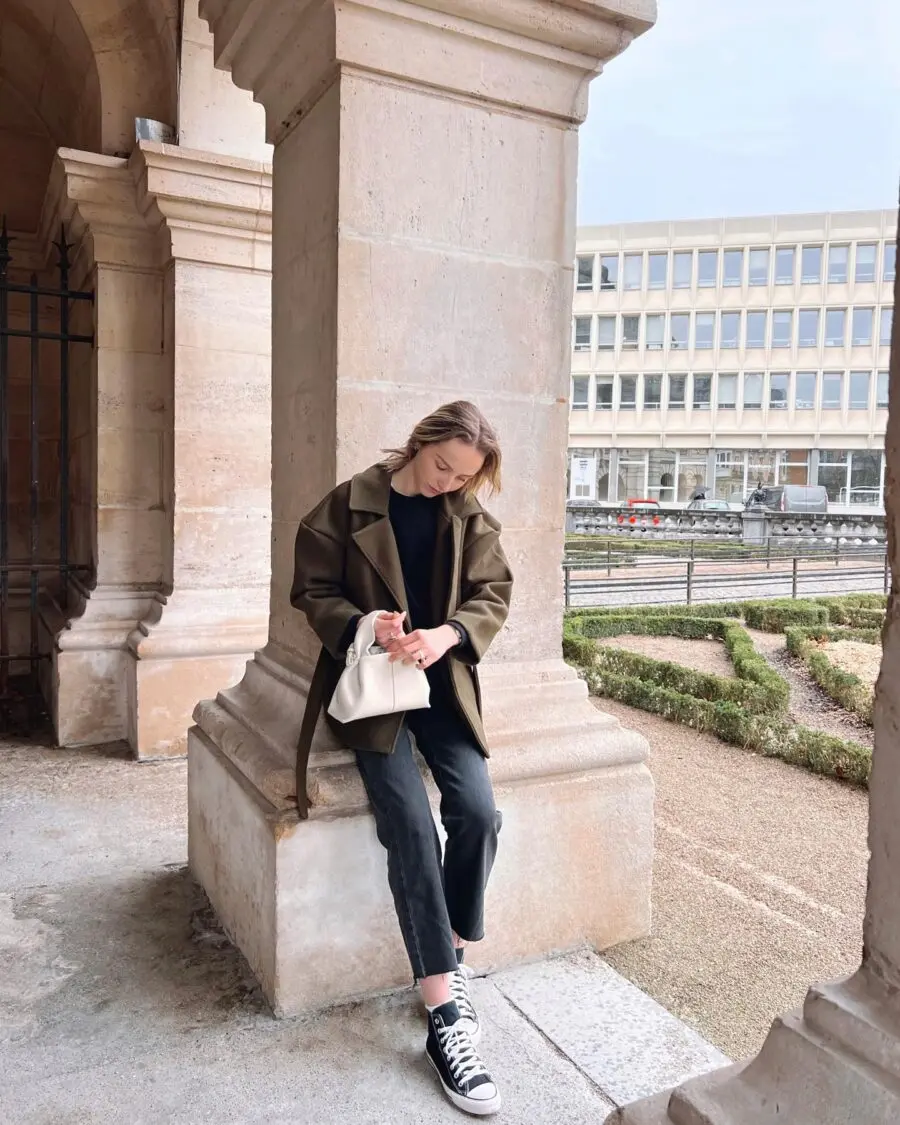 Effortlessly Stylish Urban Chic Ensemble