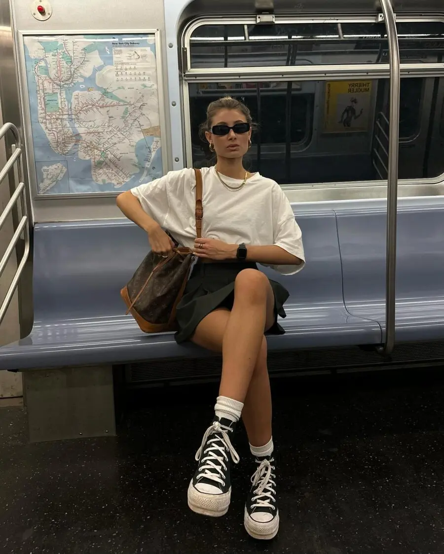 Chic subway outfit with Converse sneakers