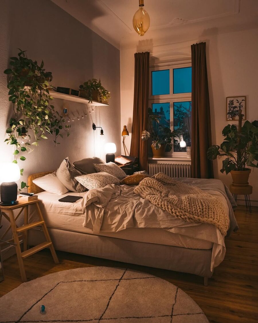 Warm and Inviting Bedroom Oasis