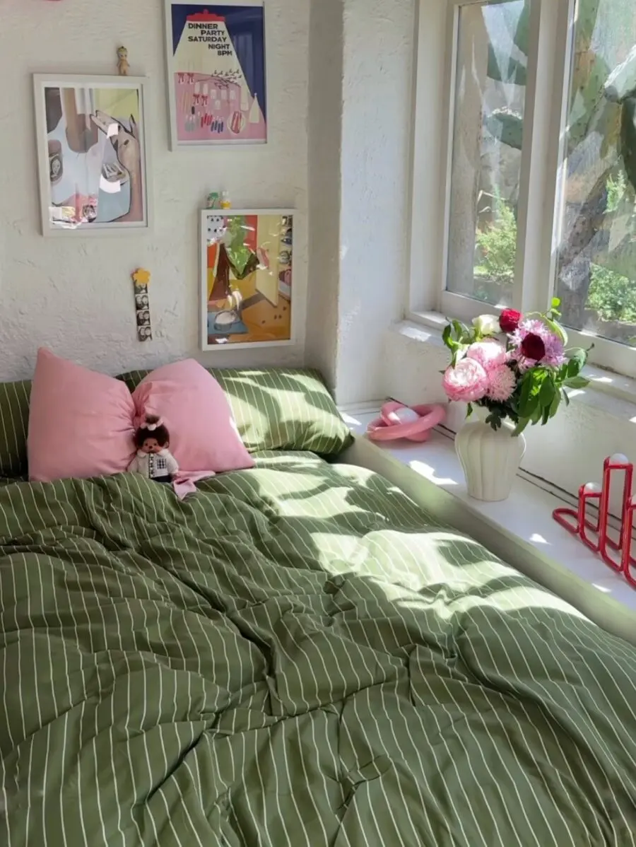 Charming green-themed bedroom decor inspiration