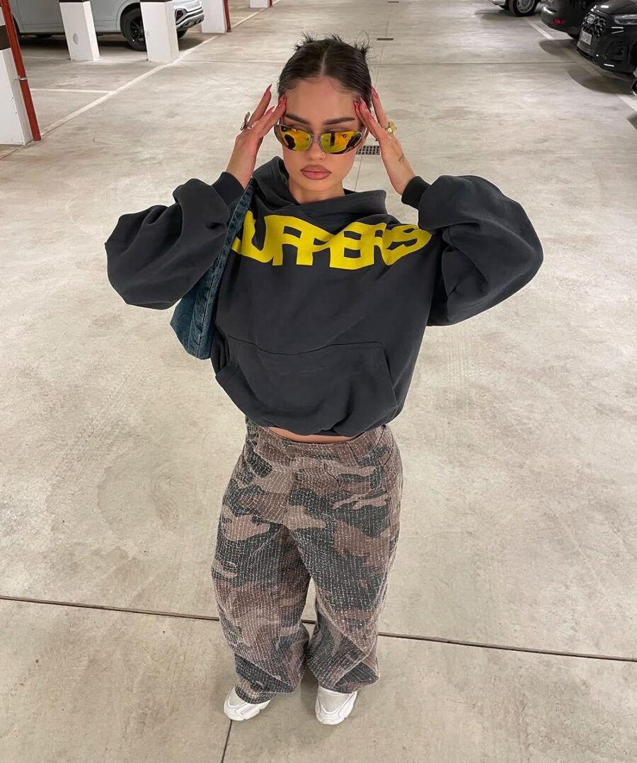Casual streetwear look for the concert.