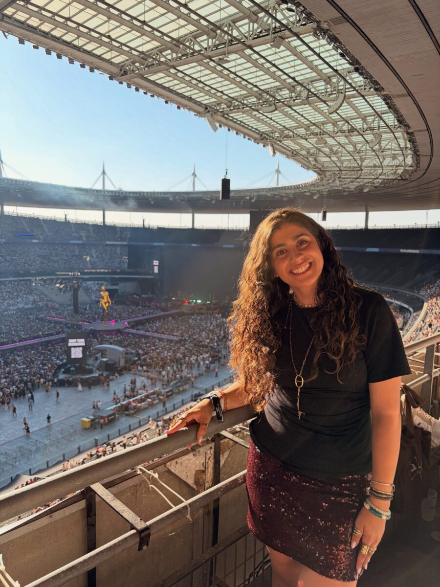 Stylish concert look with a sparkly twist