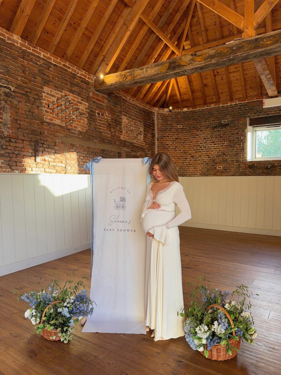 Chic elegant maternity look for baby showers