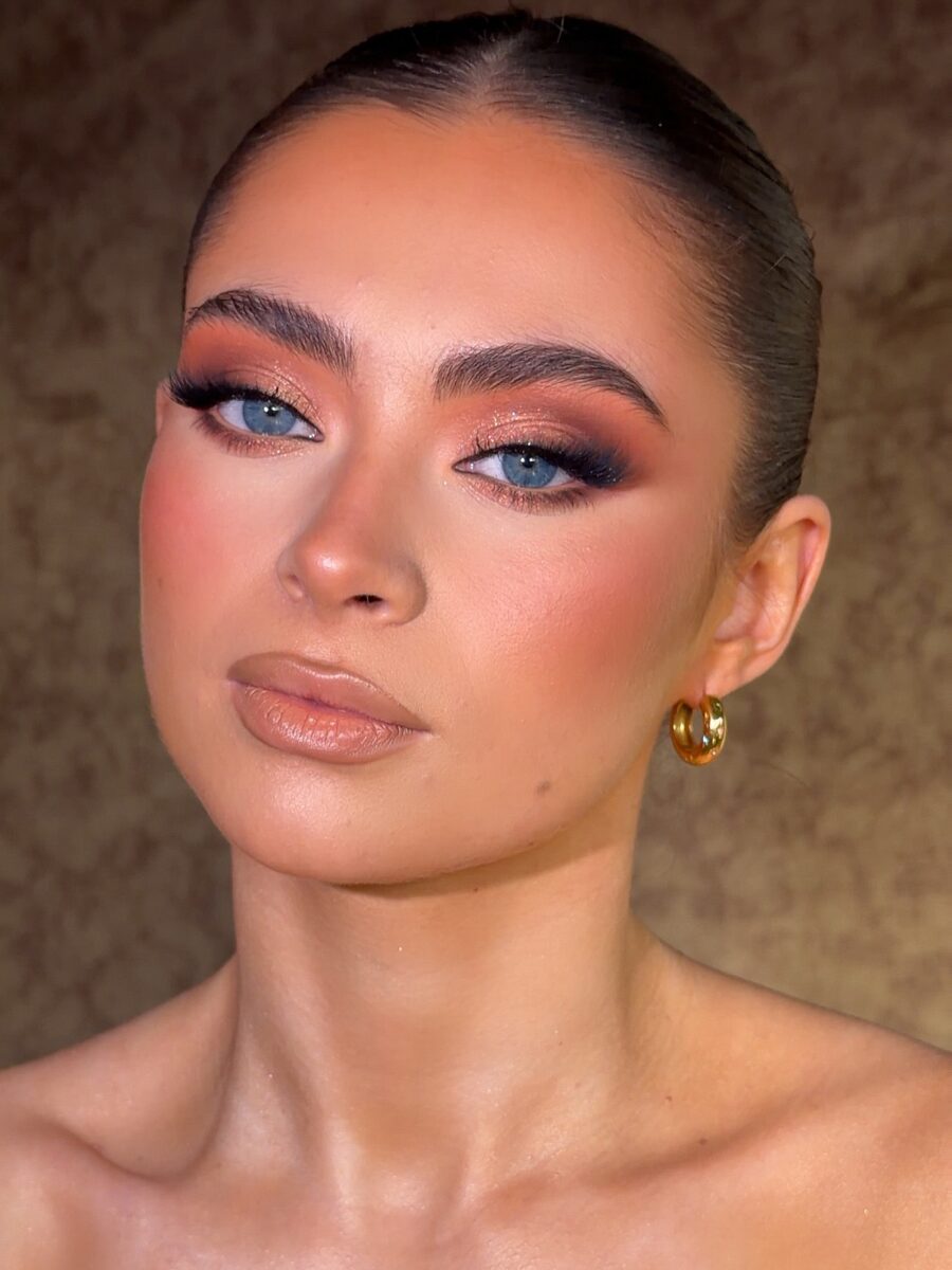 Stunning wedding guest makeup for a chic vibe