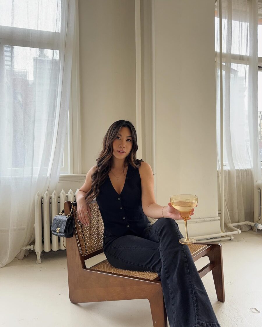 Stylish Flare Jeans Look with a Classic Twist