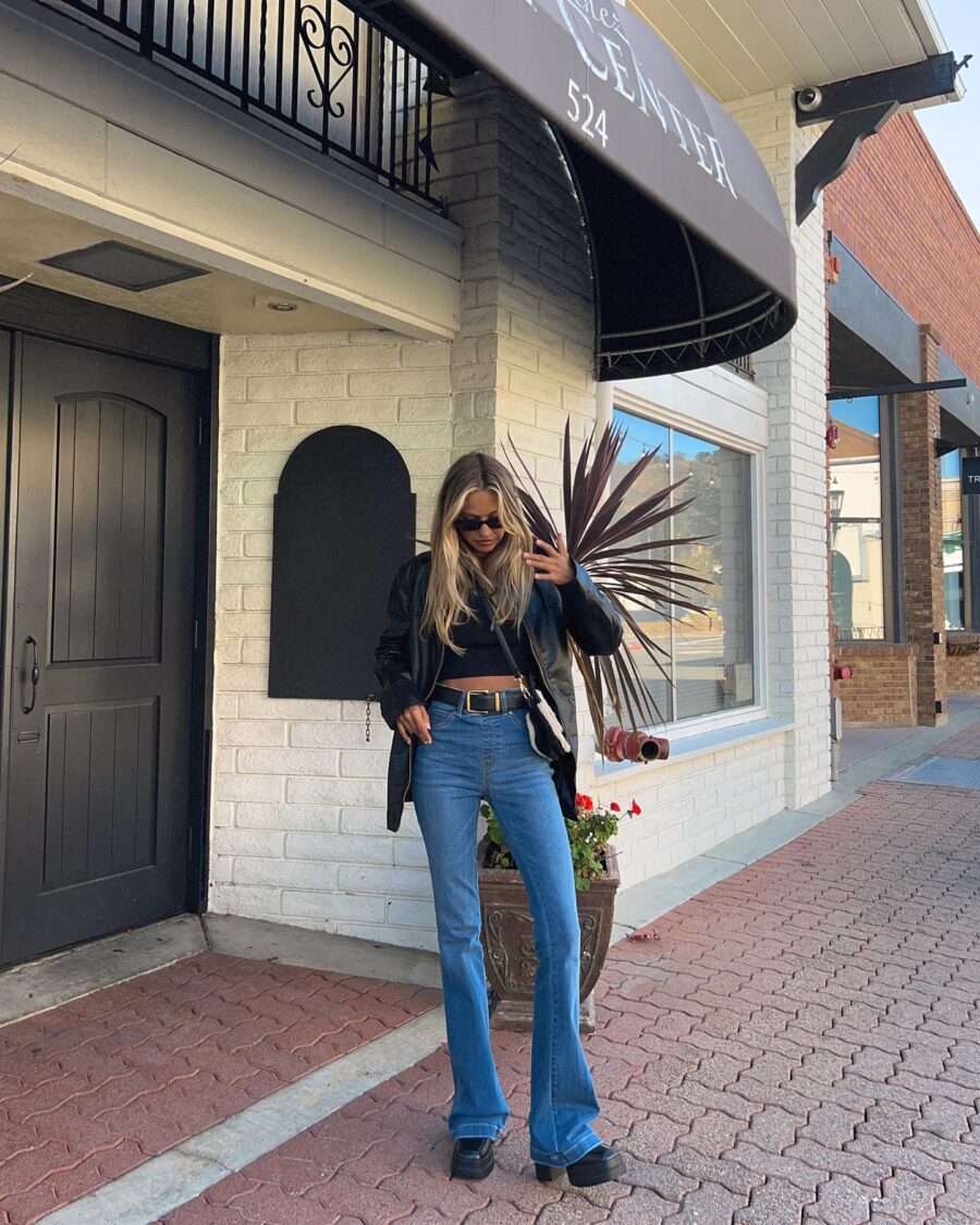 Chic Flare Jeans Outfit for Effortless Style