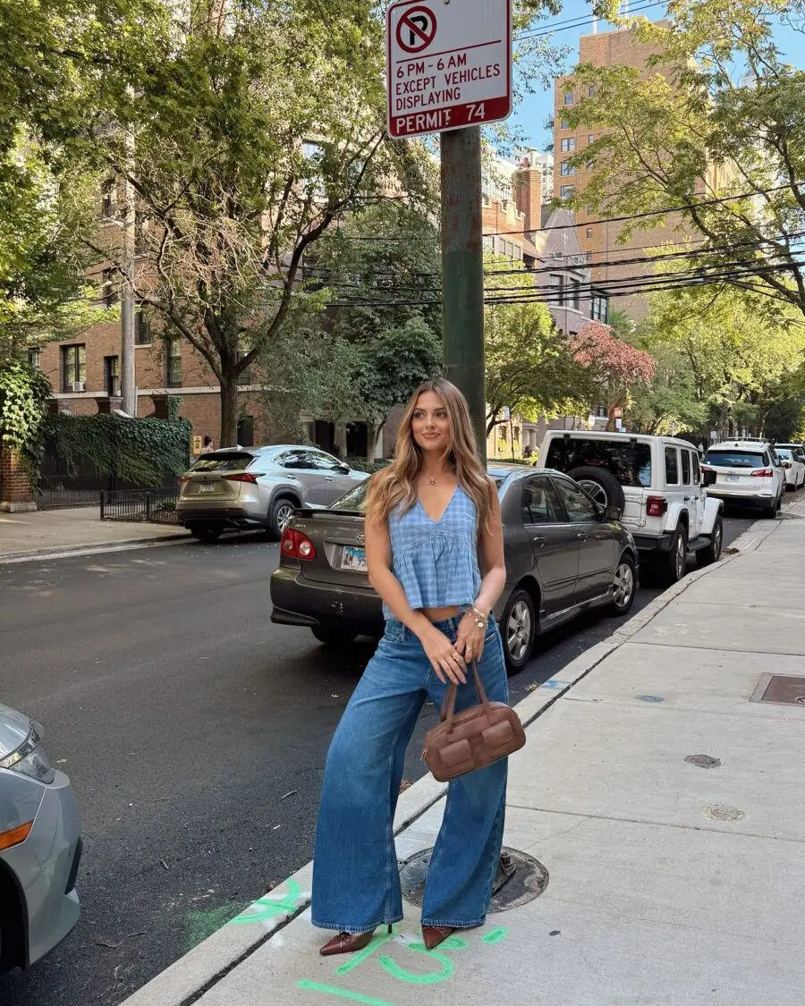 Chic Urban Flair Jeans Ensemble for Any Occasion