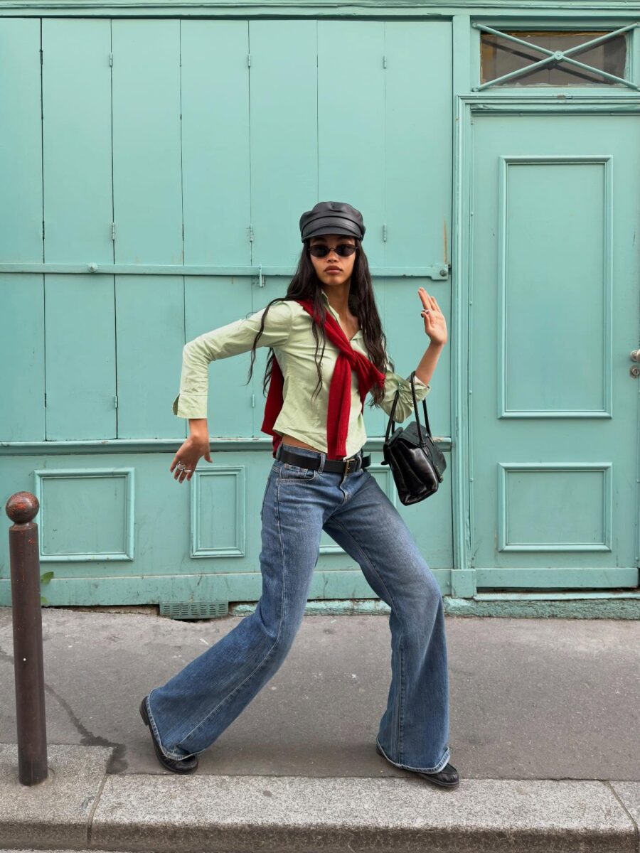 Chic Flare Jeans Look for Any Occasion