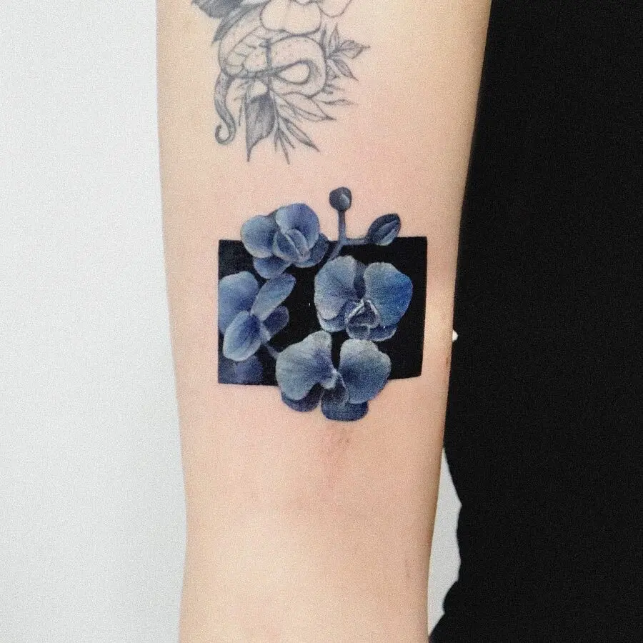 Stunning floral cover-up tattoo design
