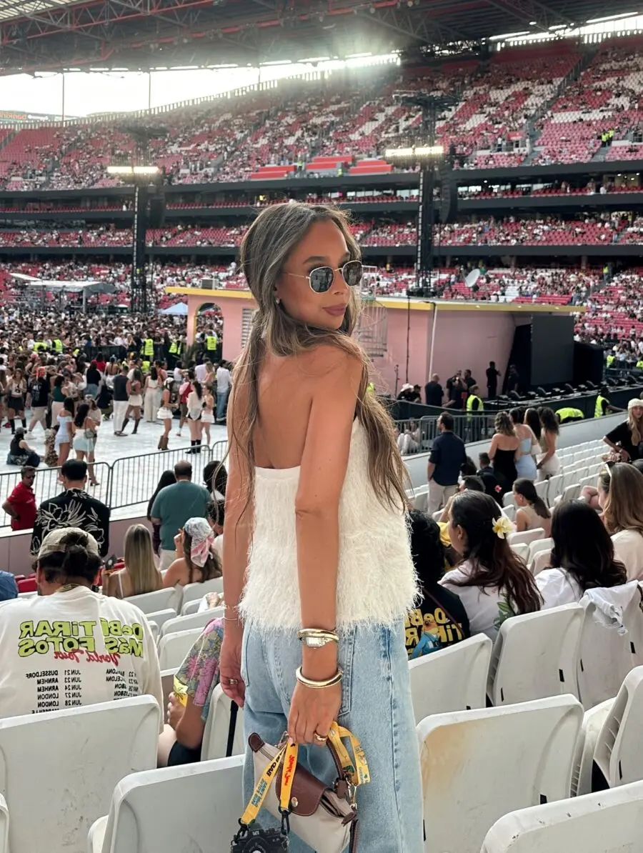 Chic concert look with cozy vibes