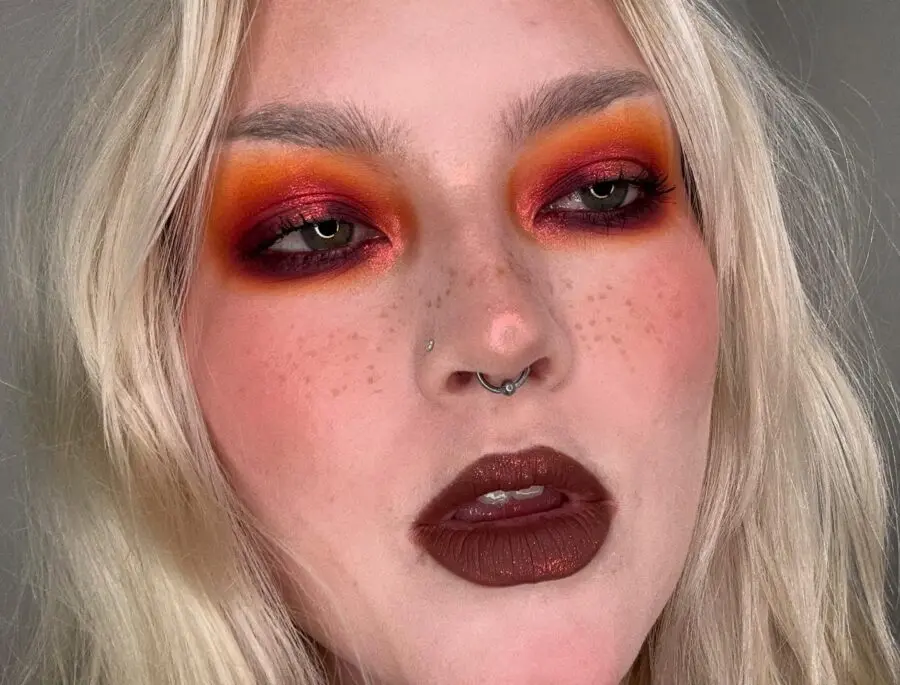 Vibrant Halo Eye with Bold Lips