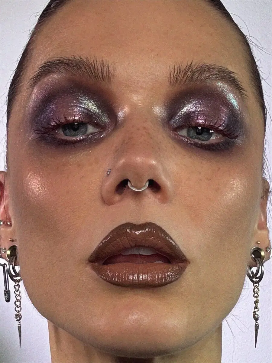Glamorous halo eye with sparkly accents