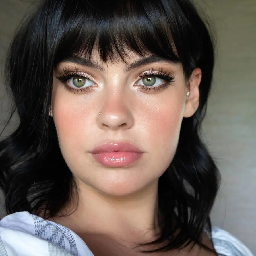 Radiant Halo Eye Makeup for Glowing Looks