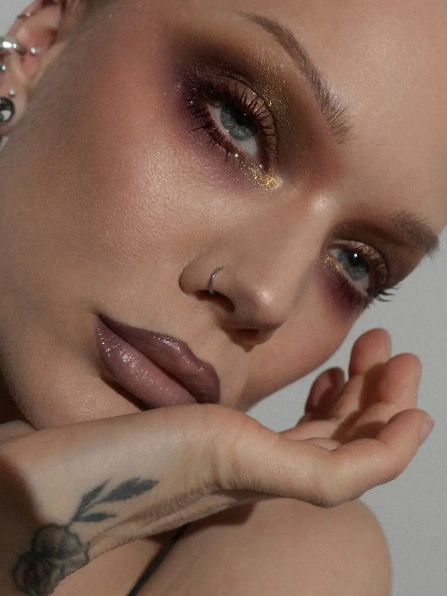 Stunning Golden and Purple Halo Eye Makeup
