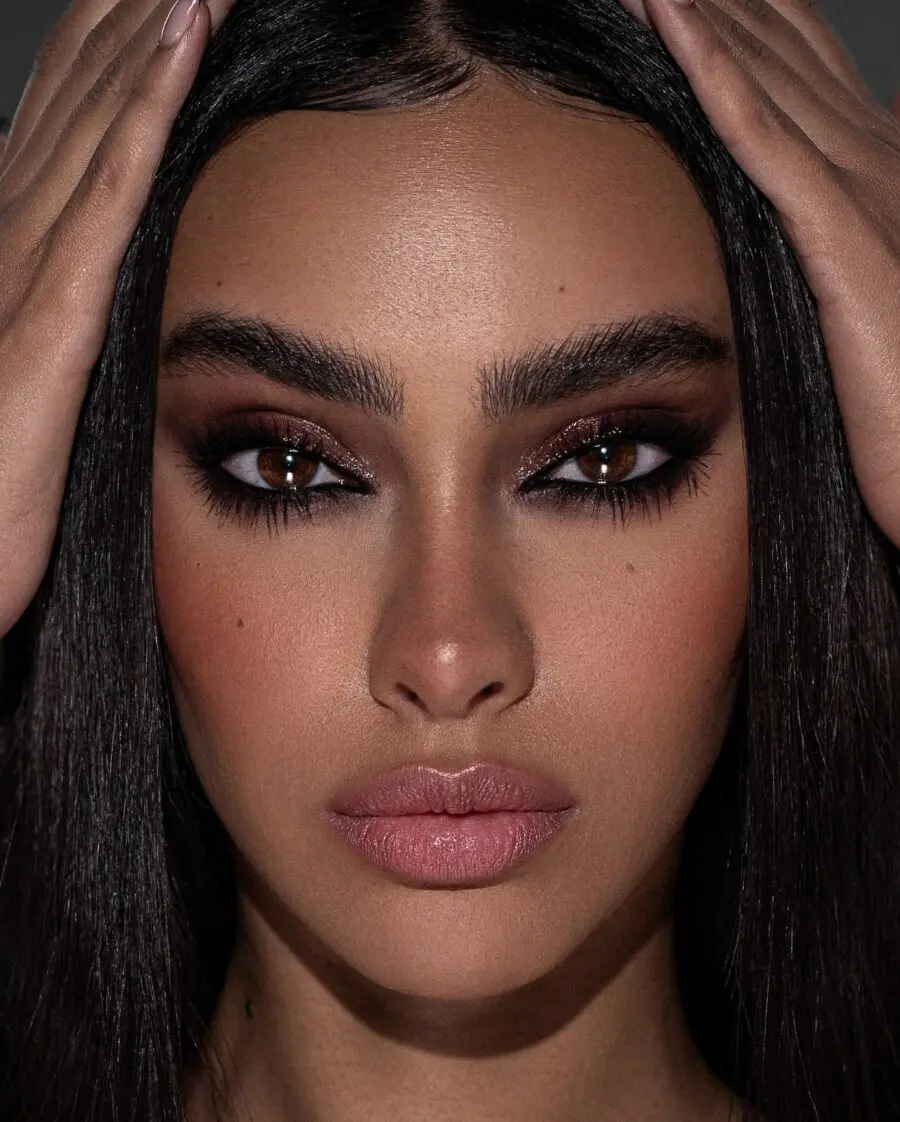Stunning halo eye makeup for a glamorous look