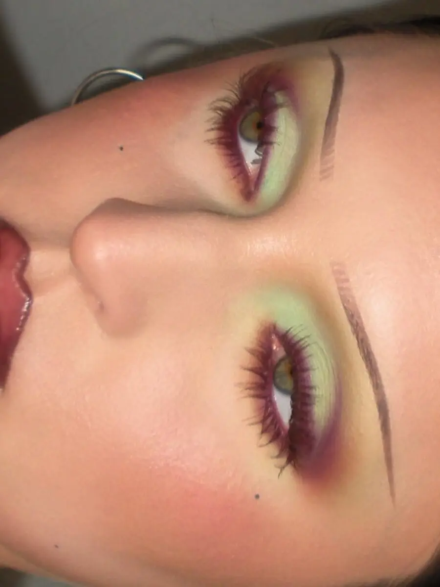 Stunning multicolored halo eye makeup design