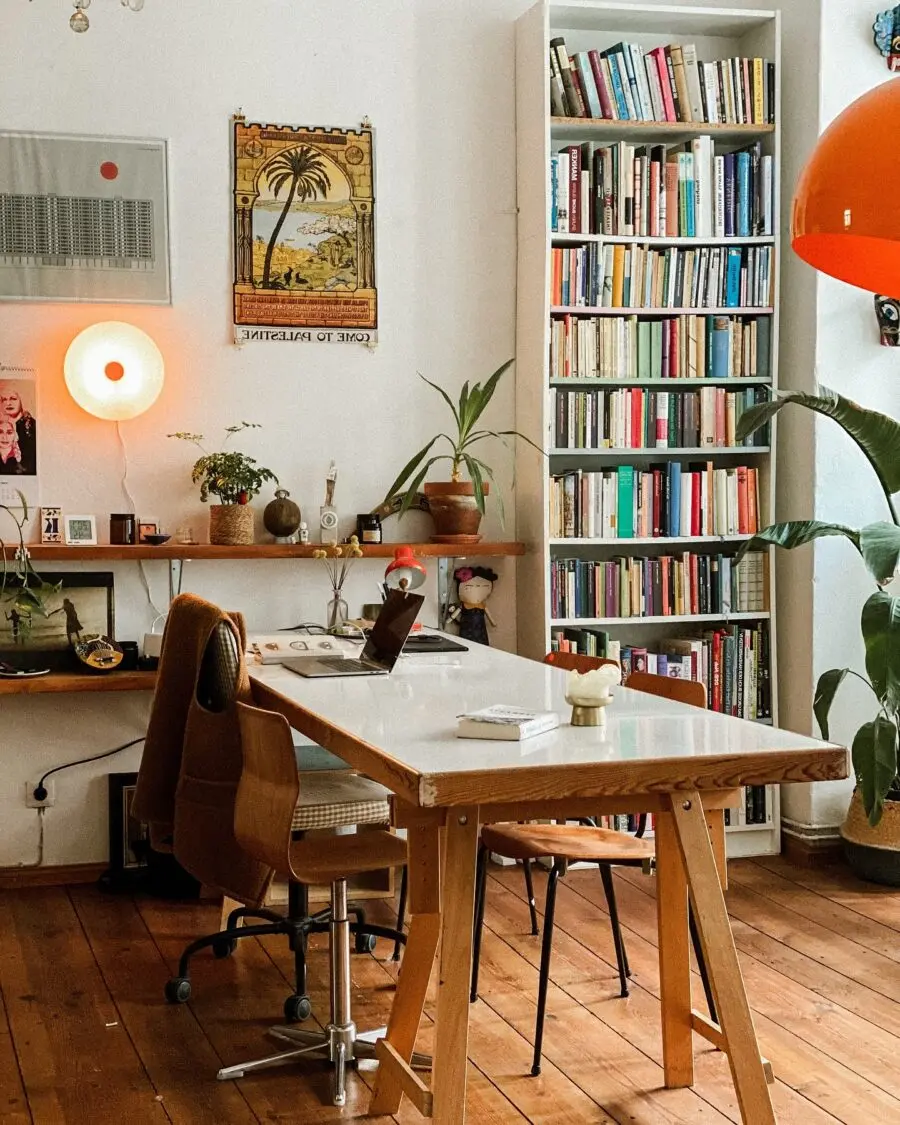 Stylish Home Office with Cozy Vibes