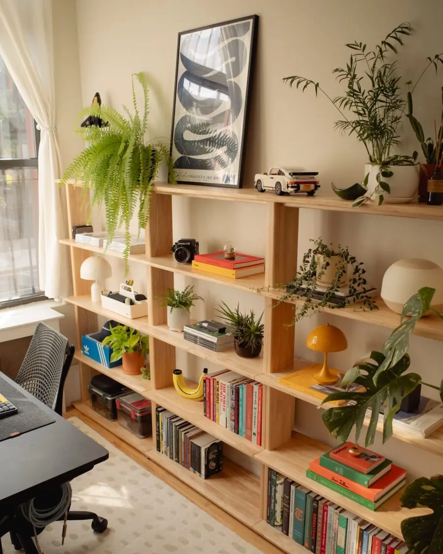 Inviting Mid-Century Inspired Office Space