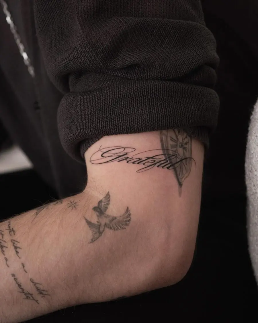Stylish tribute to grateful living in ink