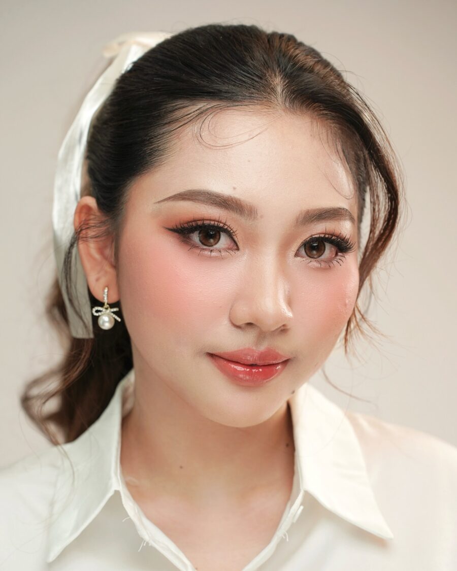 Soft and radiant makeup for round faces