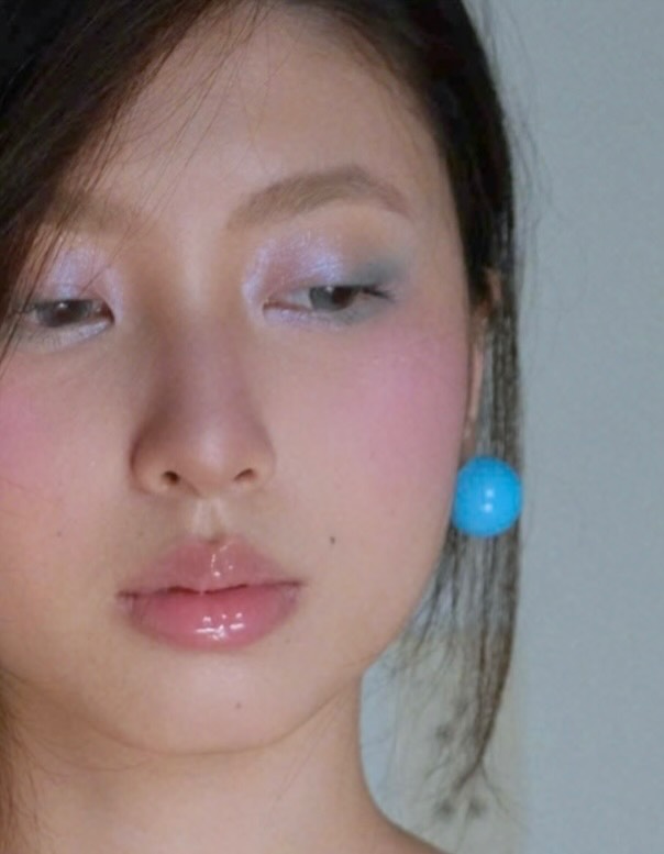 Playful Pastel Makeup for Round Faces