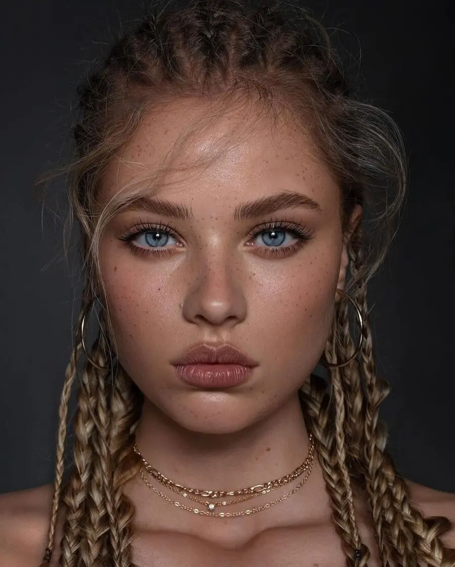 Enhancing small eyes with captivating makeup techniques