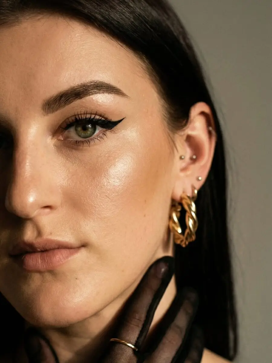 Elegant makeup tips for small eyes