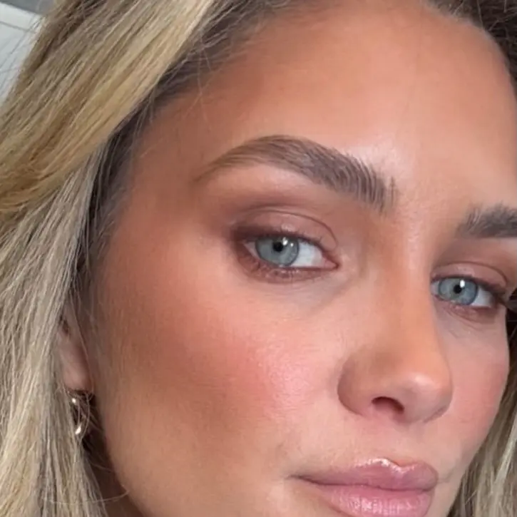 Stunning makeup for small eyes that shines