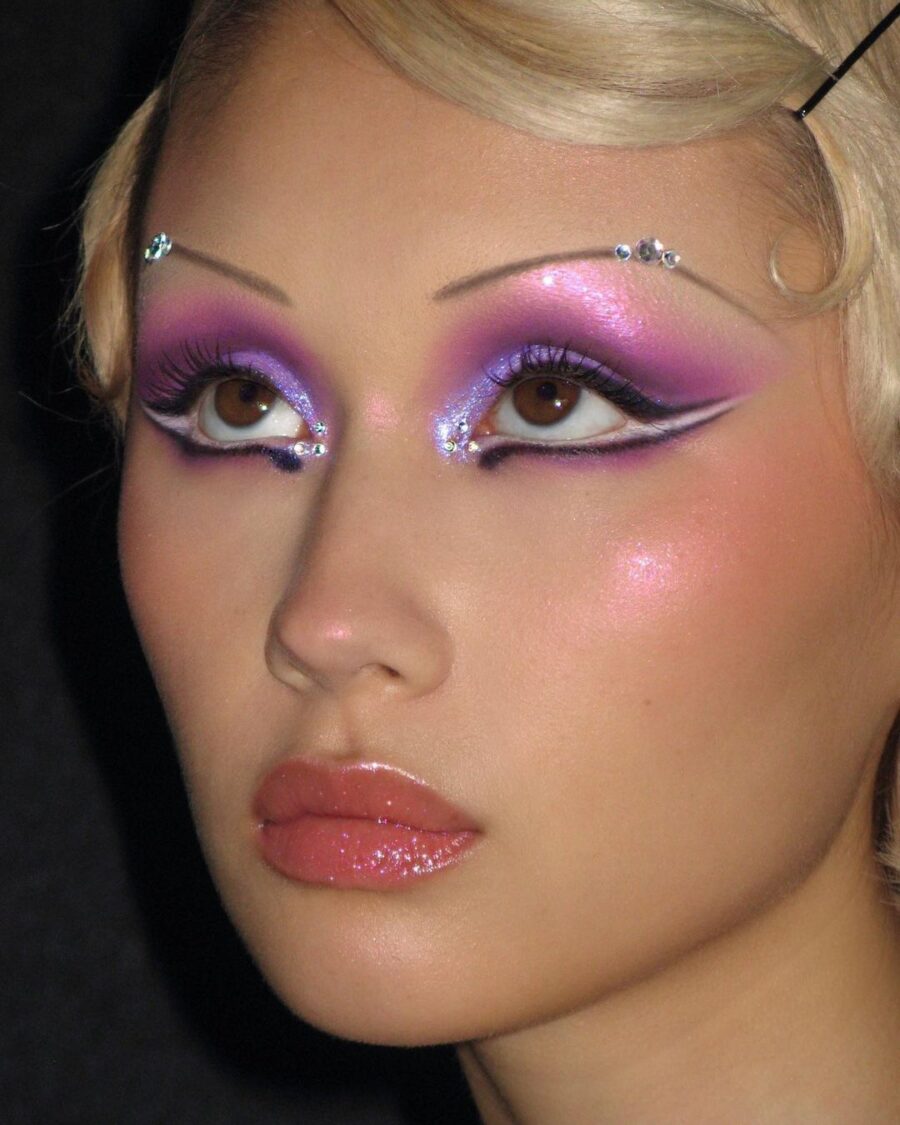 Glossy finish enhances thin lip elegance